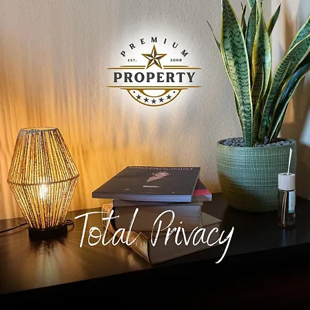 Suite Room With Private Pool Area, Near Como Lake, Private Parking-3
